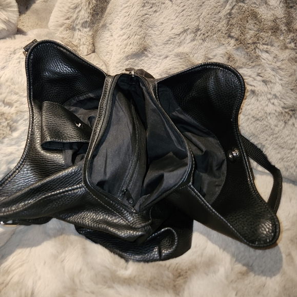 Black purse - Picture 2 of 3